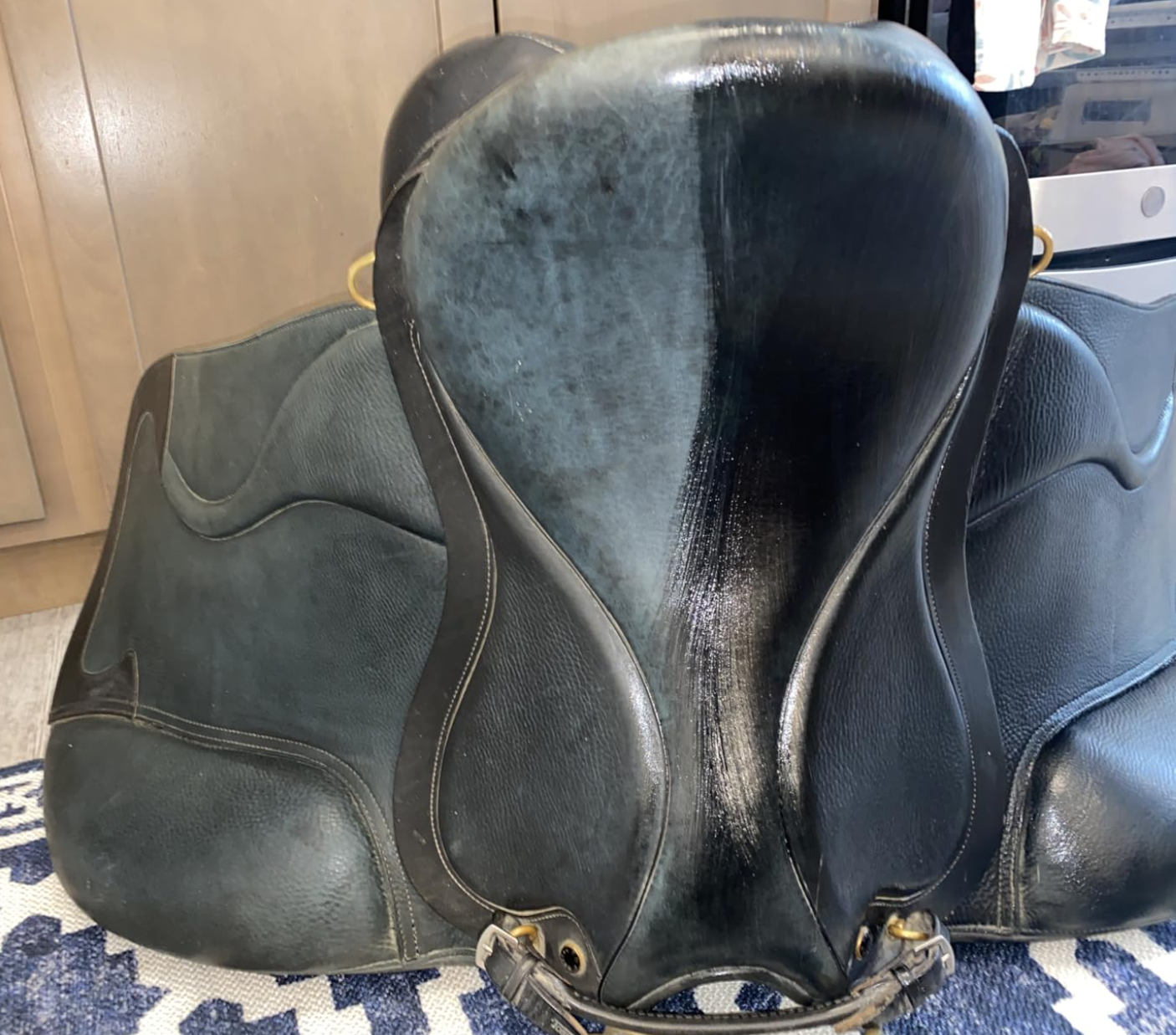 Skidmore's Leather Cream Review: Restore Faded Motorcycle Seat Fast (No Dye!)